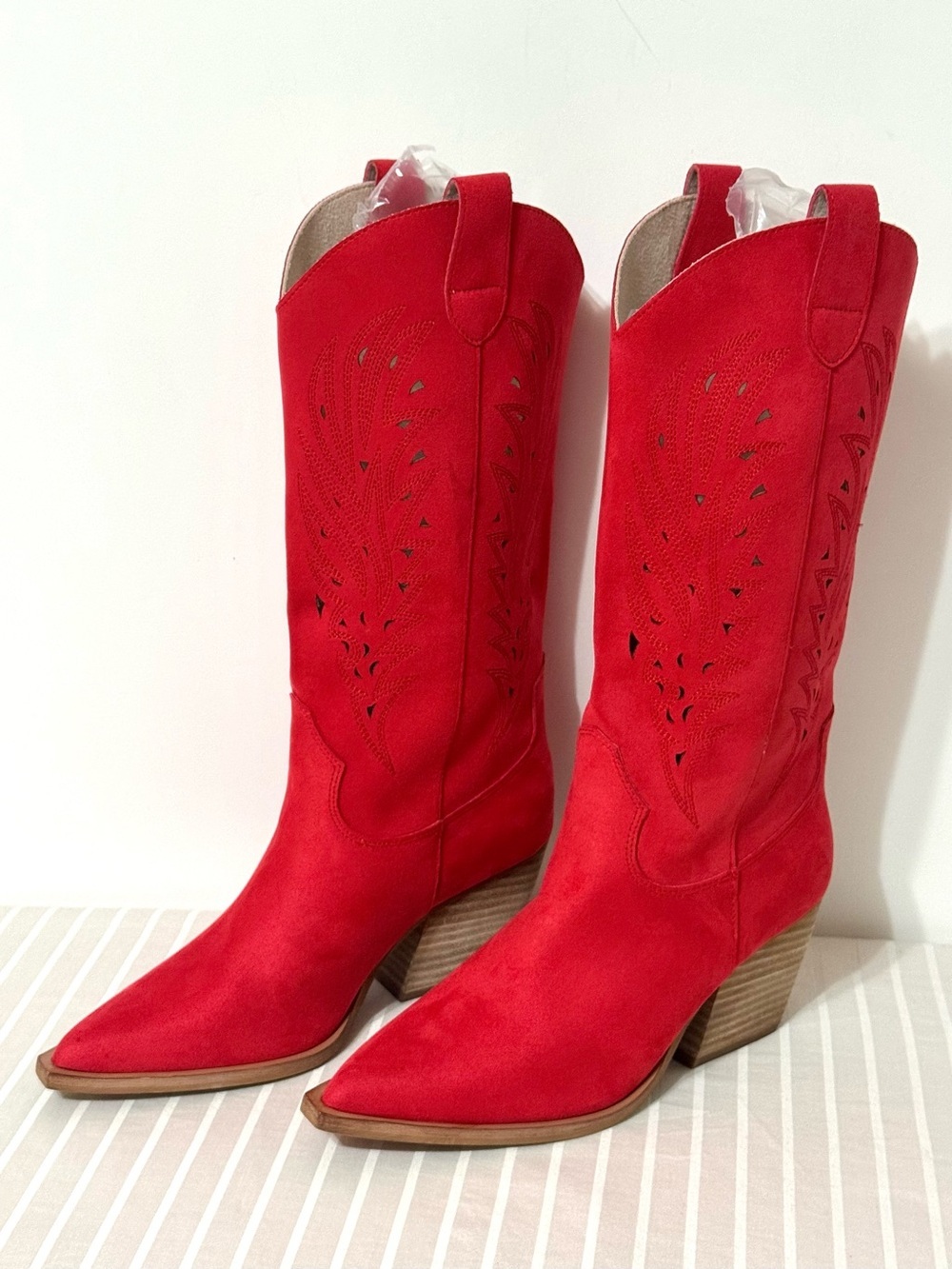 VICI Arnell Western Cowgirl Boots Suede Laser Cut Red Women’s Size 8.5